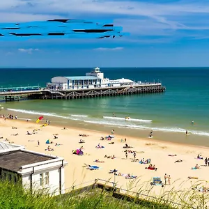 Oyo Kingsley *** Bournemouth